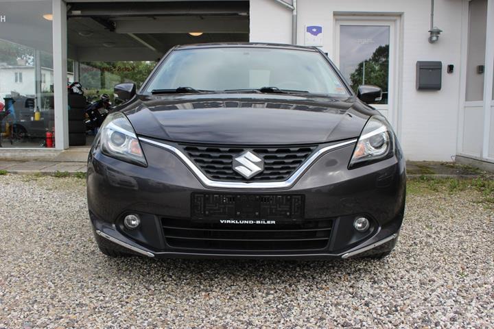 Grå Suzuki Baleno fra 2019
