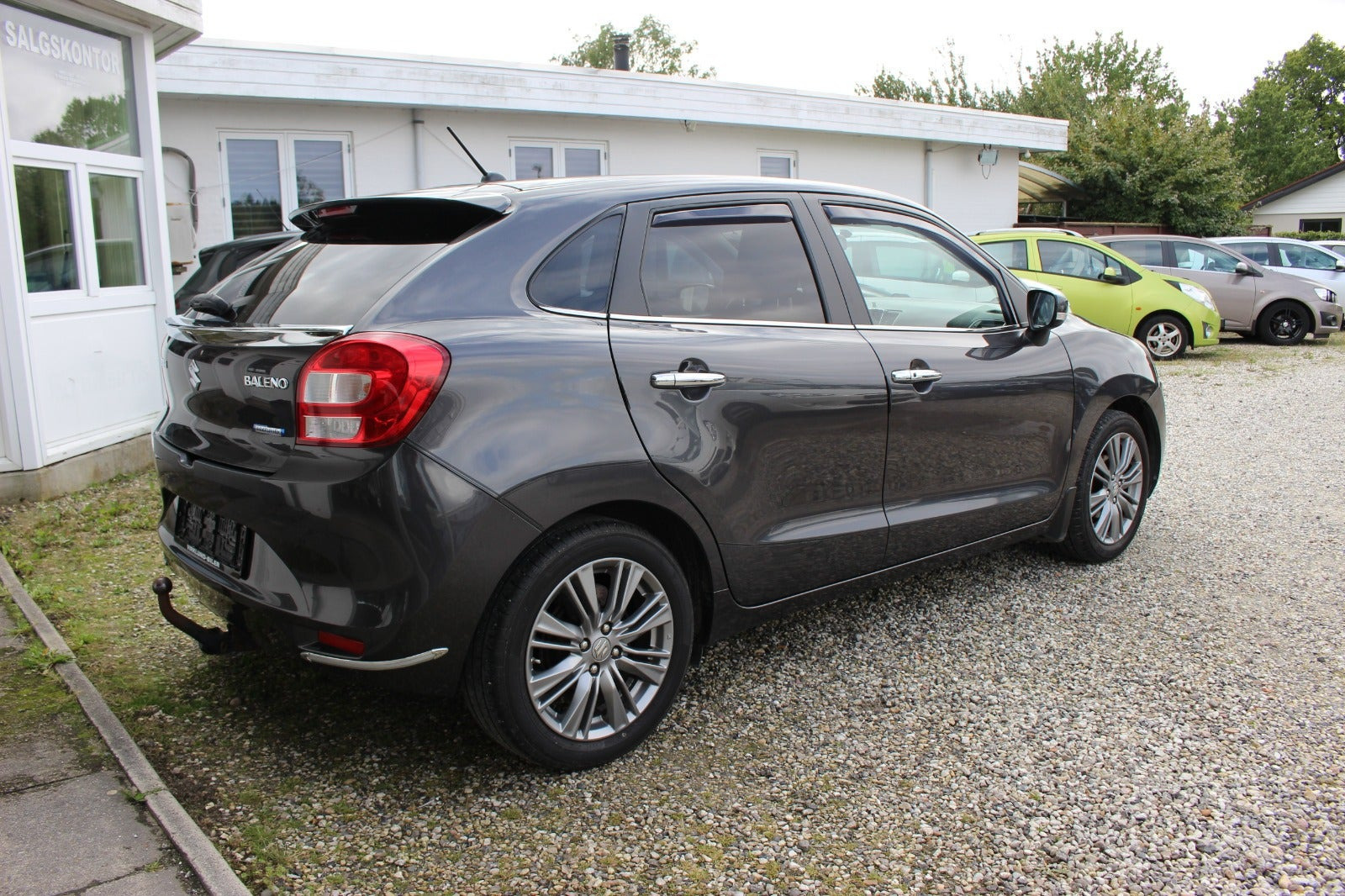 Grå Suzuki Baleno fra 2019