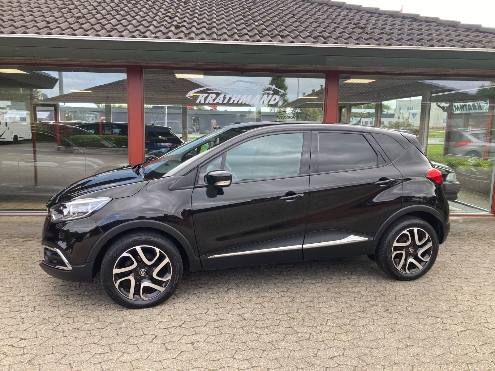 Sort Renault Captur fra 2017