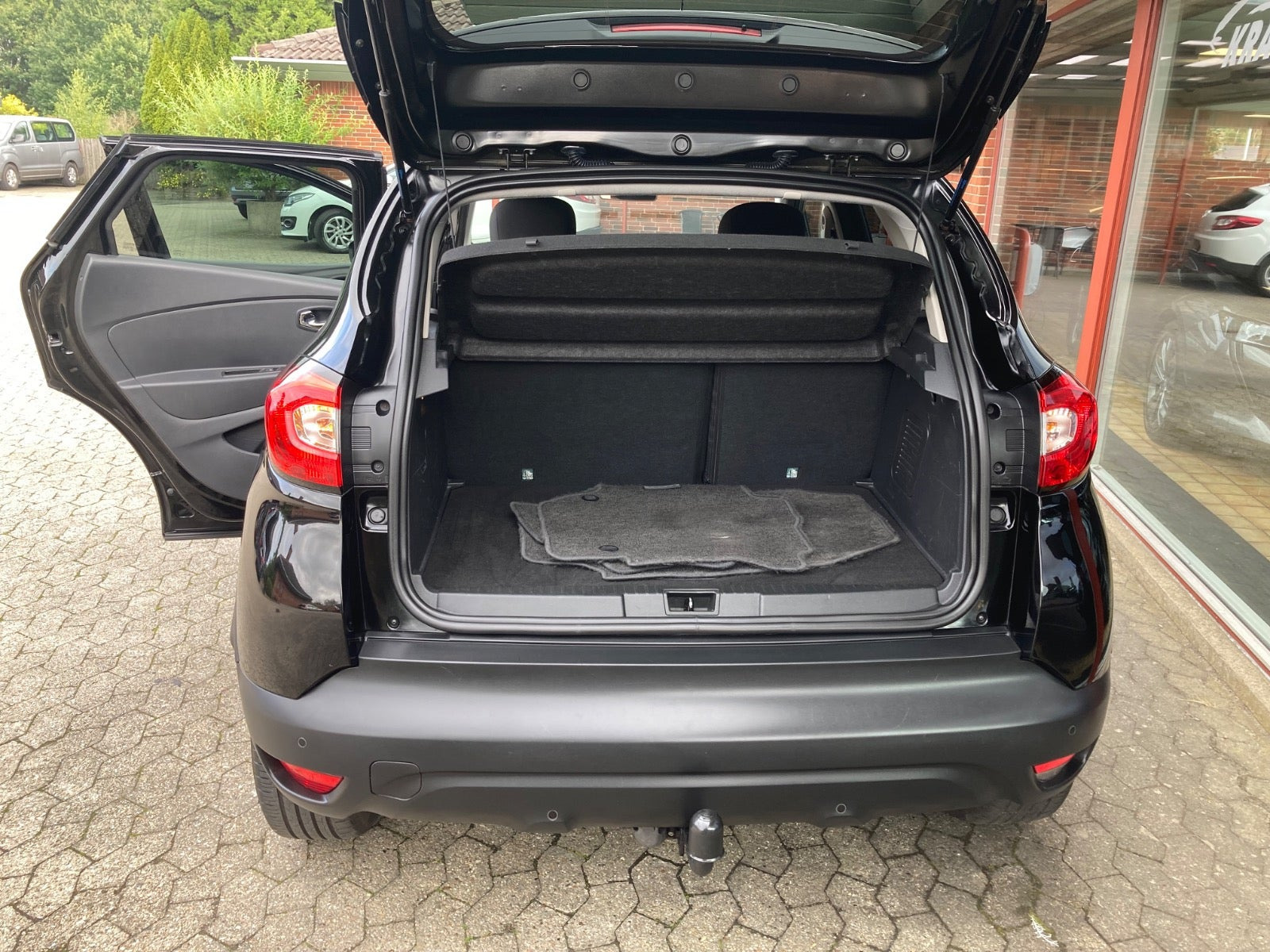 Sort Renault Captur fra 2017