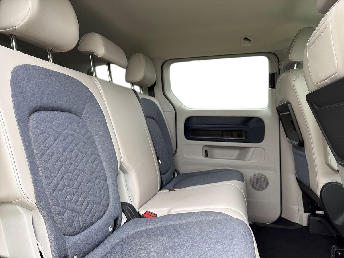 Grå VW ID.Buzz fra 2023