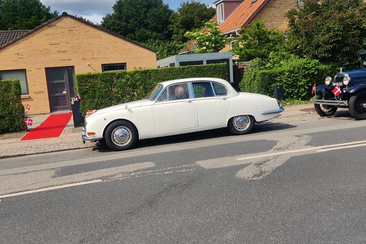 Hvid Jaguar S-Type fra 1965