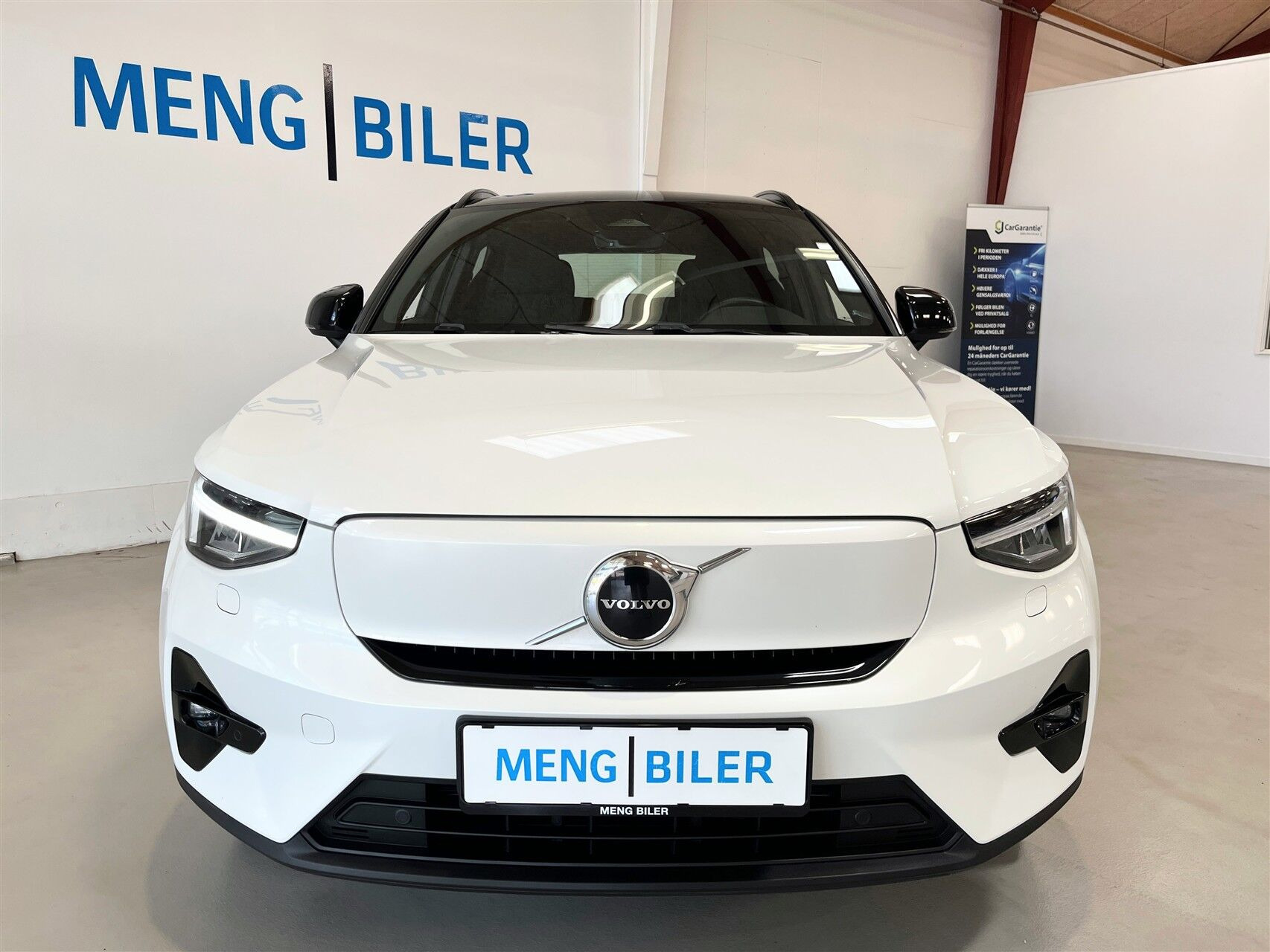 Hvid Volvo XC40 fra 2023