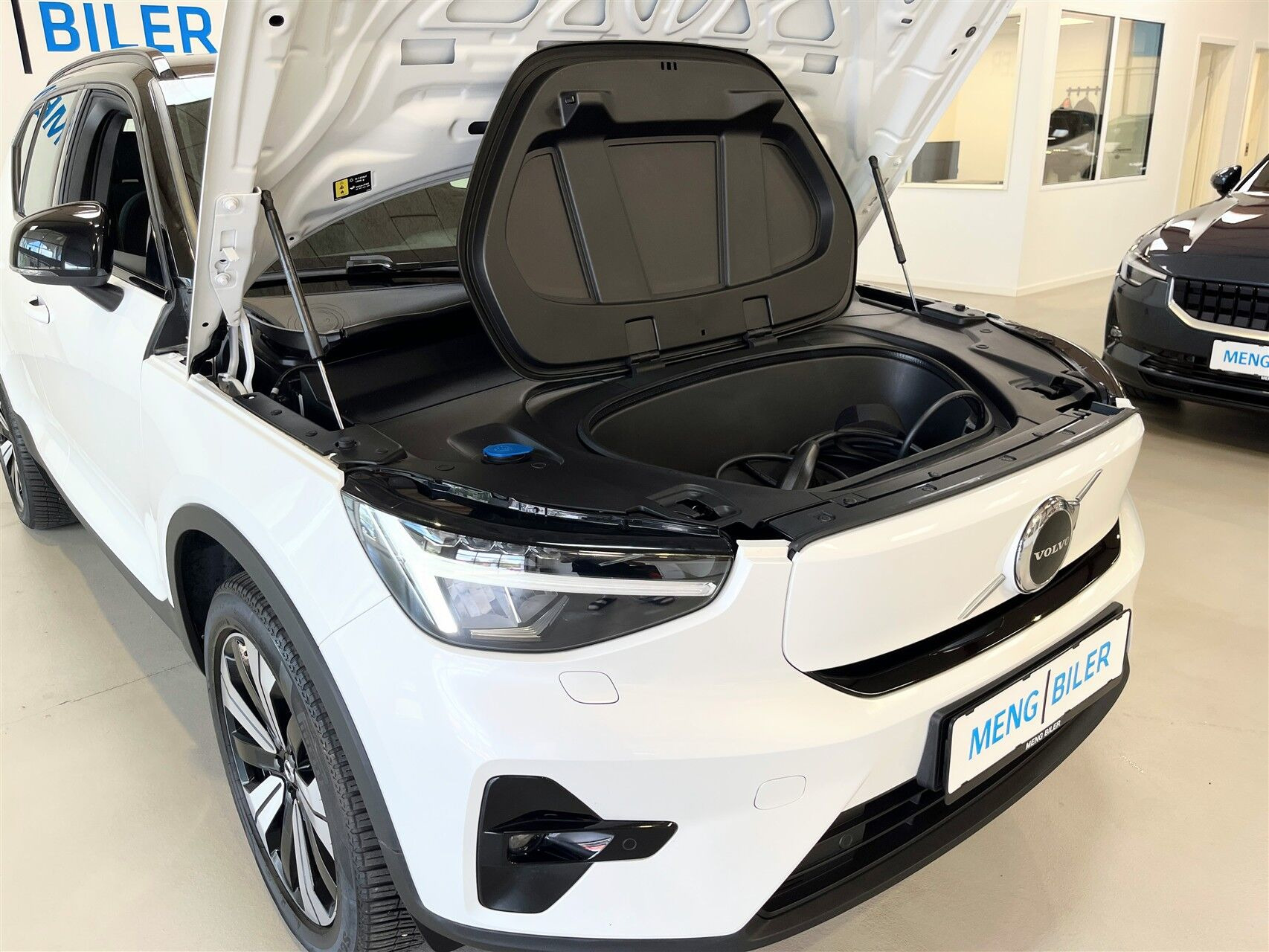 Hvid Volvo XC40 fra 2023