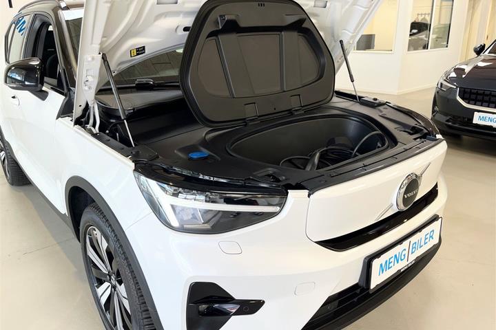 Hvid Volvo XC40 fra 2023