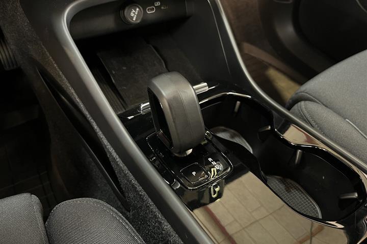 Hvid Volvo XC40 fra 2023