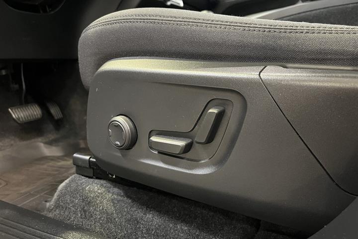 Hvid Volvo XC40 fra 2023