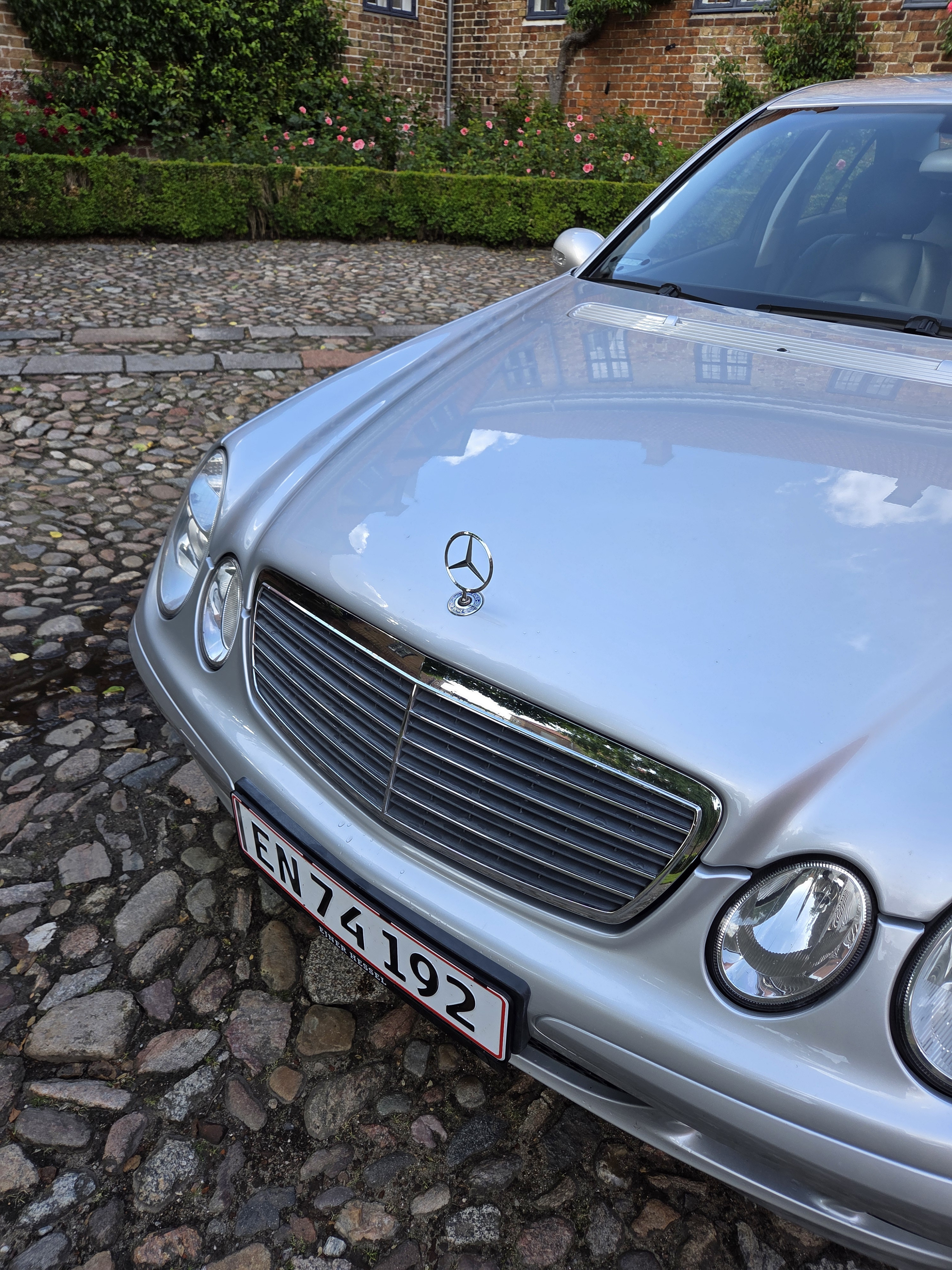 Sølv Mercedes E280 fra 2006