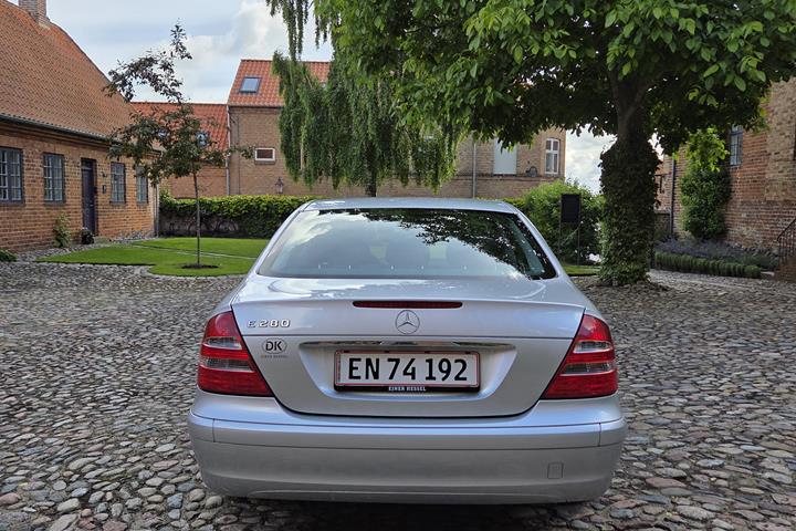 Sølv Mercedes E280 fra 2006