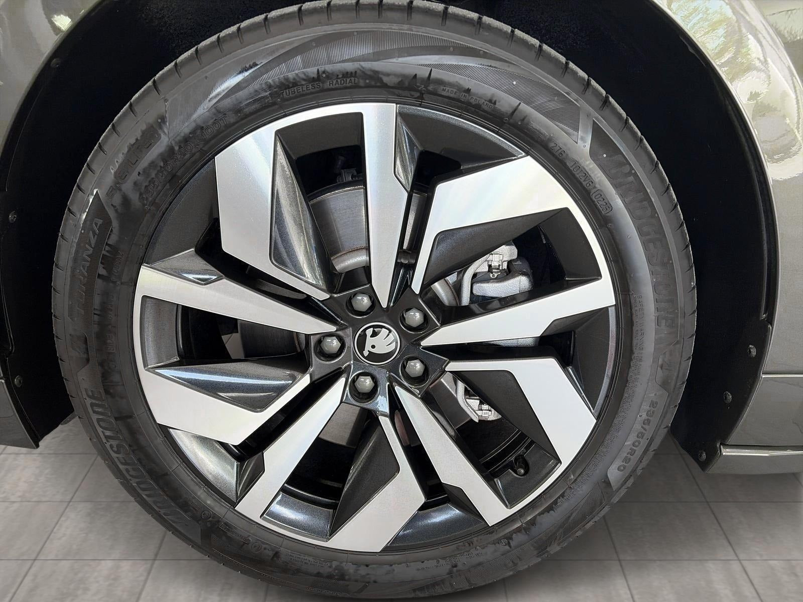 Grøn Skoda Enyaq fra 2025