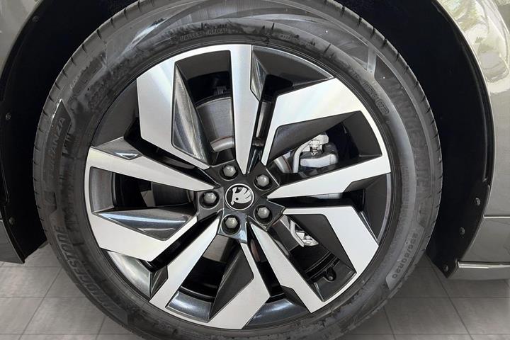Grøn Skoda Enyaq fra 2025