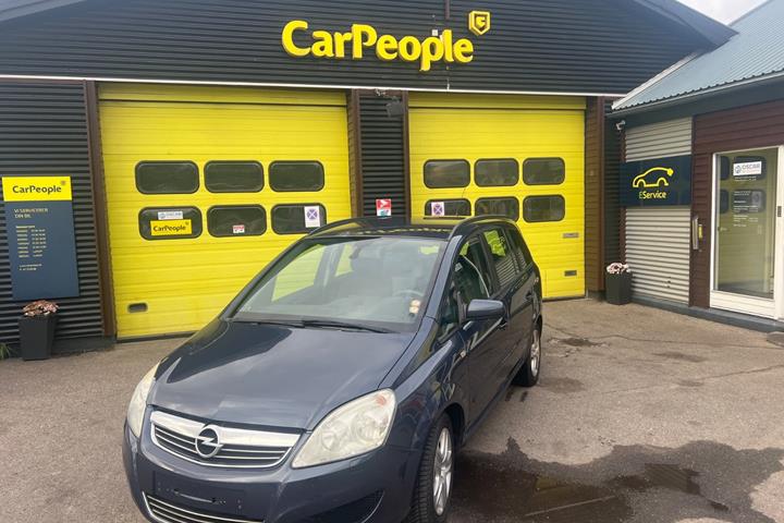 Blå Opel Zafira fra 2009