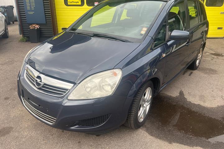 Blå Opel Zafira fra 2009