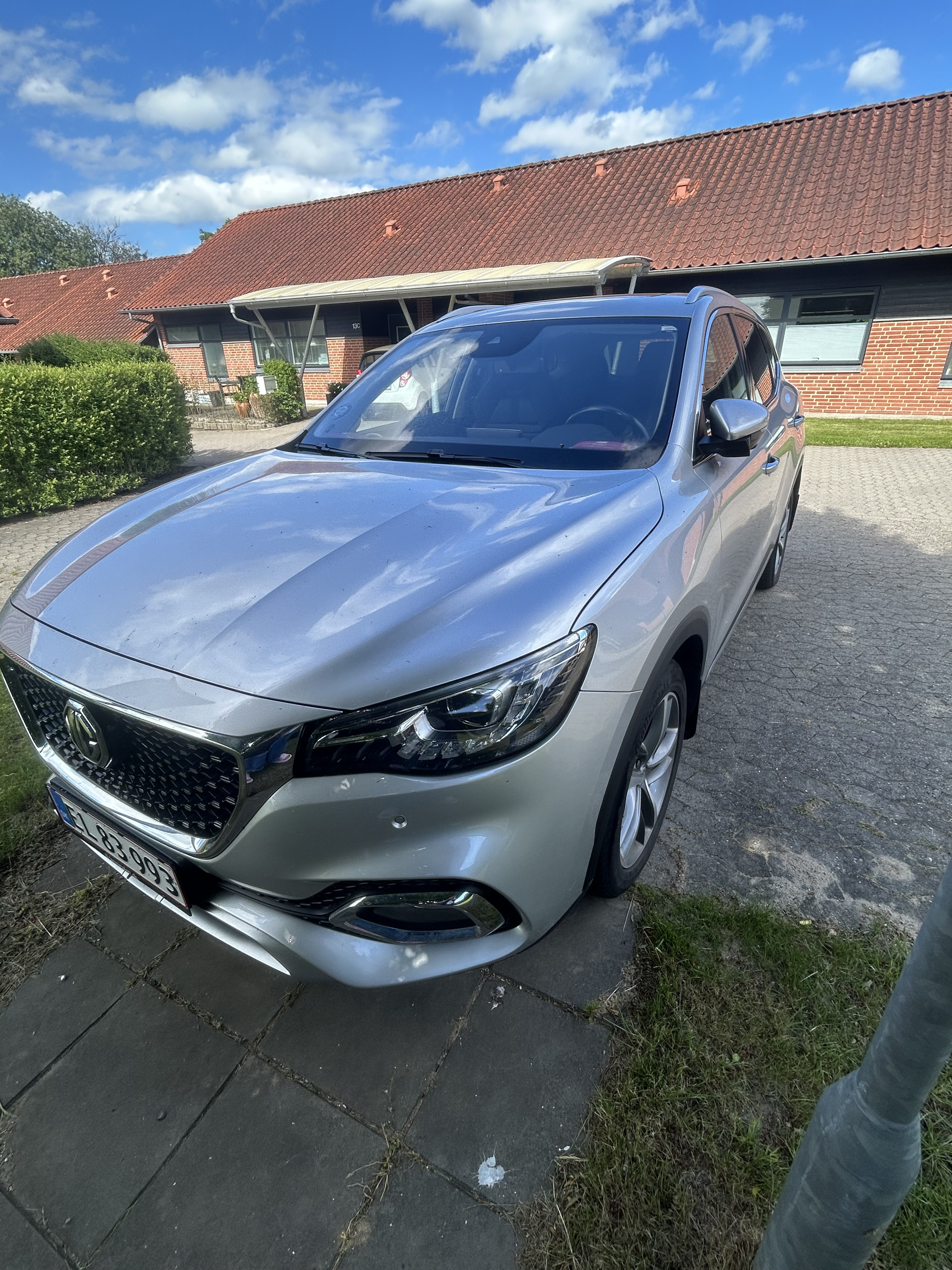 Grå MG EHS fra 2021