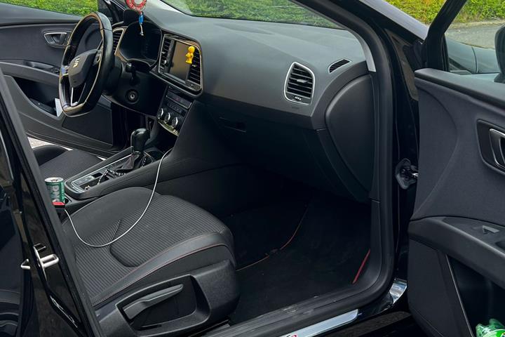 Sort Seat Leon fra 2019