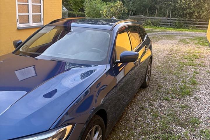 undefined BMW 330e fra 2021