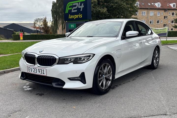 undefined BMW 330e fra 2020