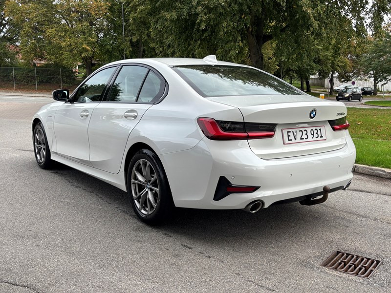 undefined BMW 330e fra 2020