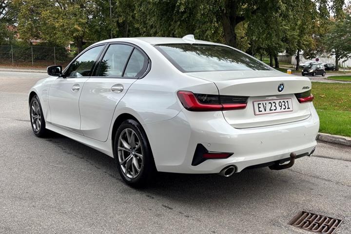 undefined BMW 330e fra 2020