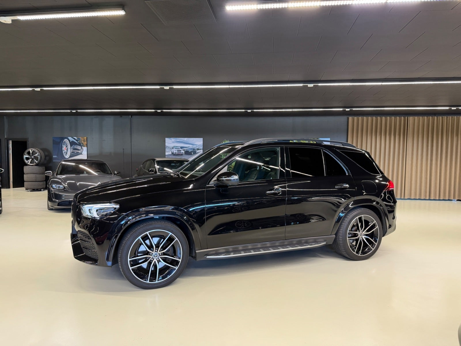 Grå Mercedes GLE350 de fra 2022