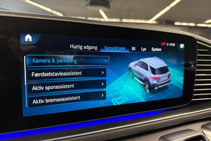 Grå Mercedes GLE350 de fra 2022