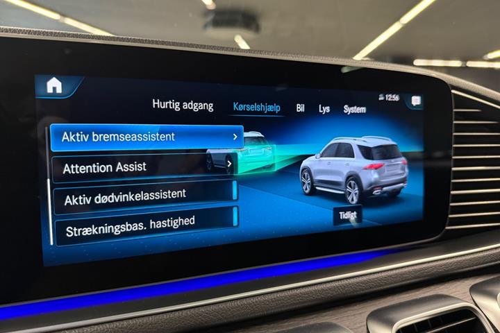Grå Mercedes GLE350 de fra 2022
