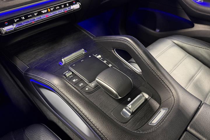 Grå Mercedes GLE350 de fra 2022