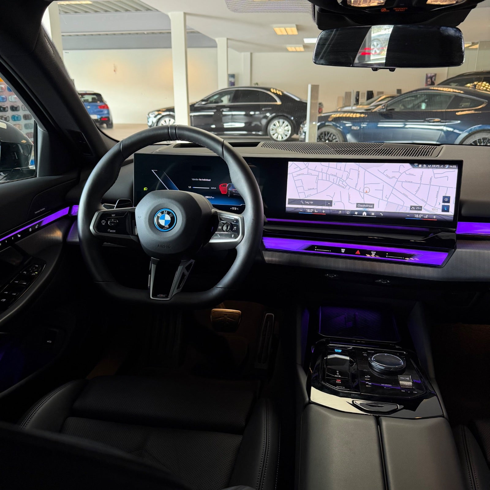 Sort BMW i5 fra 2025