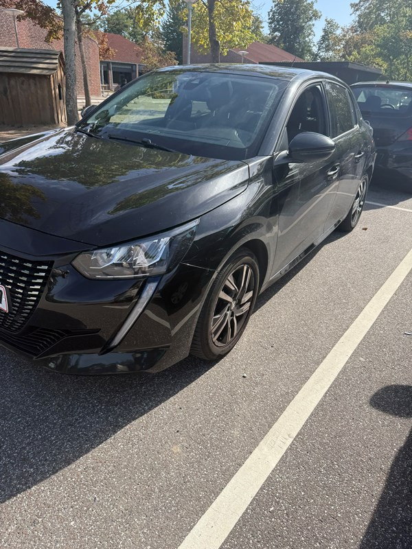 Peugeot 208 PureTech 100 5D