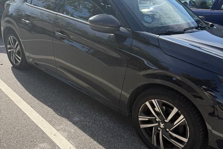 undefined Peugeot 208 fra 2020