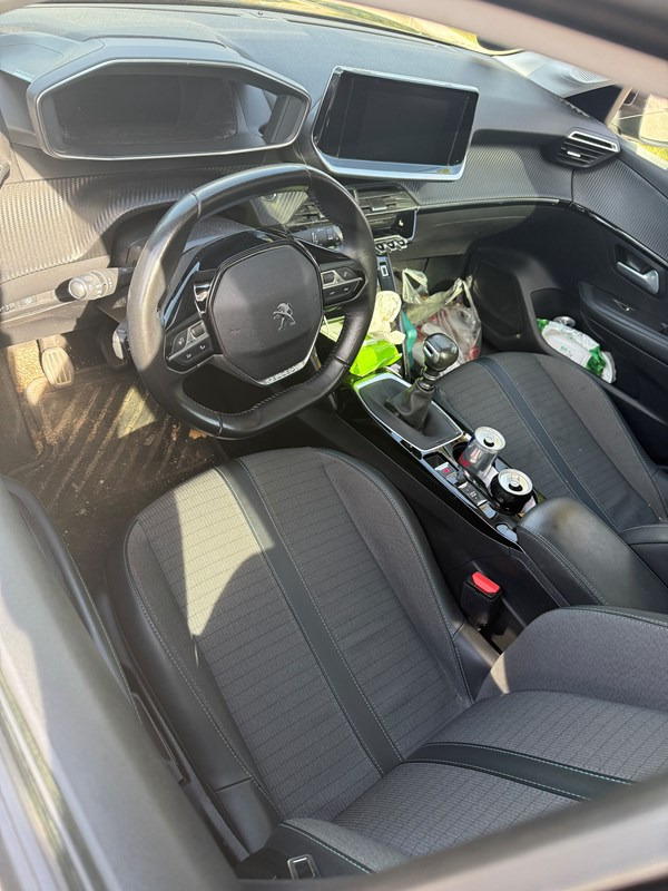 undefined Peugeot 208 fra 2020