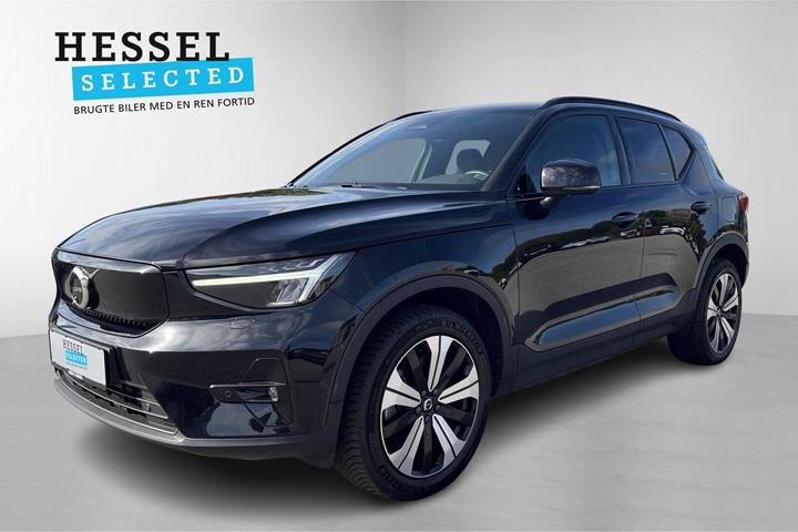 Sort Volvo XC40 fra 2023 set udefra