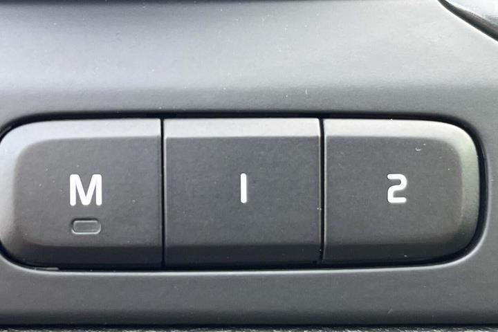 Sort Volvo XC40 fra 2023