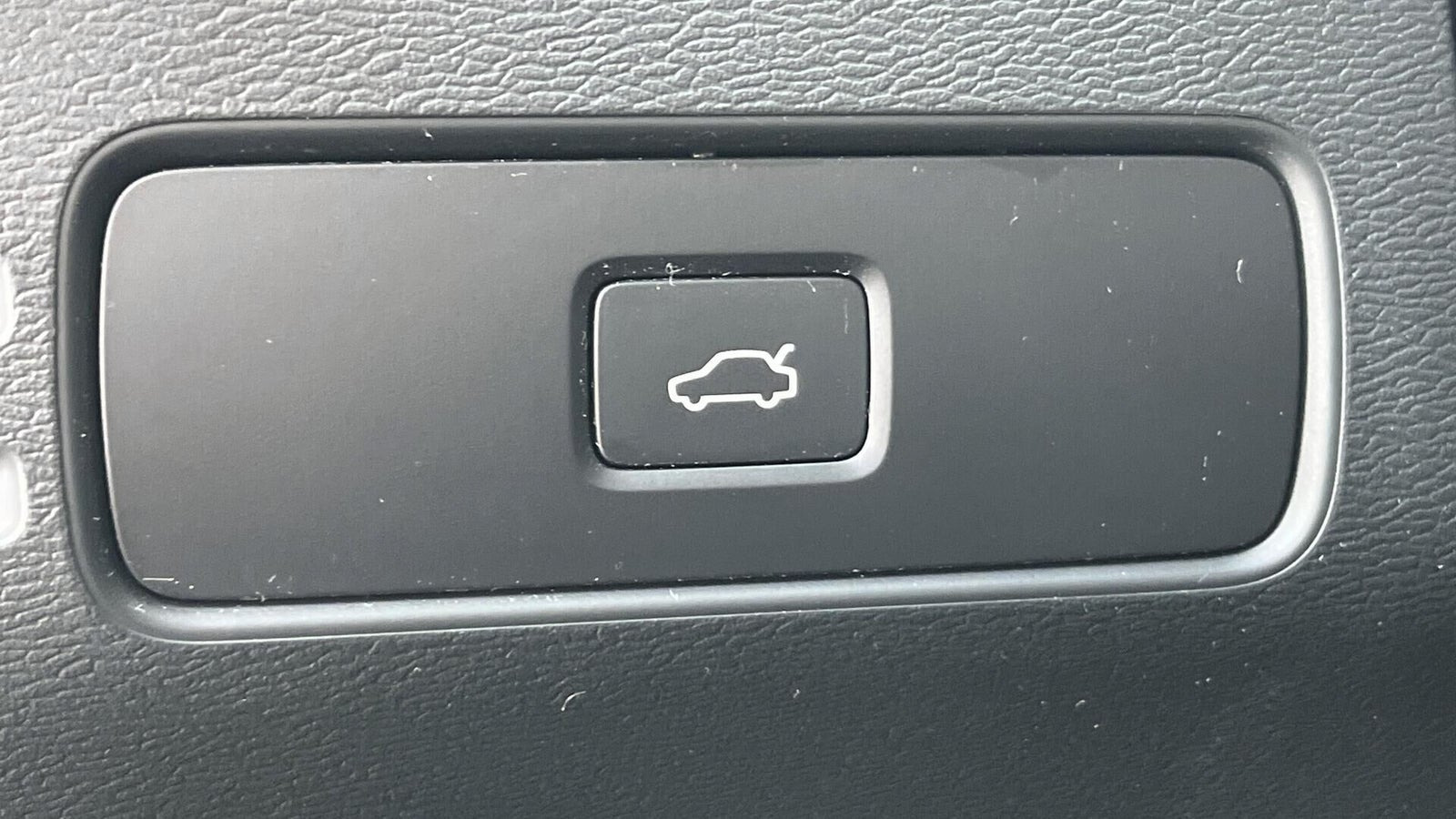 Sort Volvo XC40 fra 2023