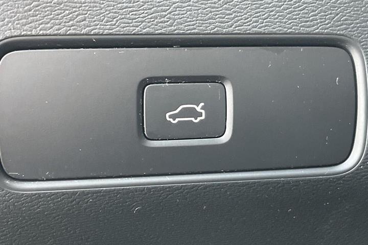 Sort Volvo XC40 fra 2023