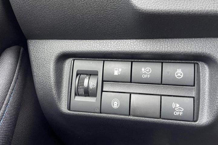 Grå Nissan Leaf fra 2022