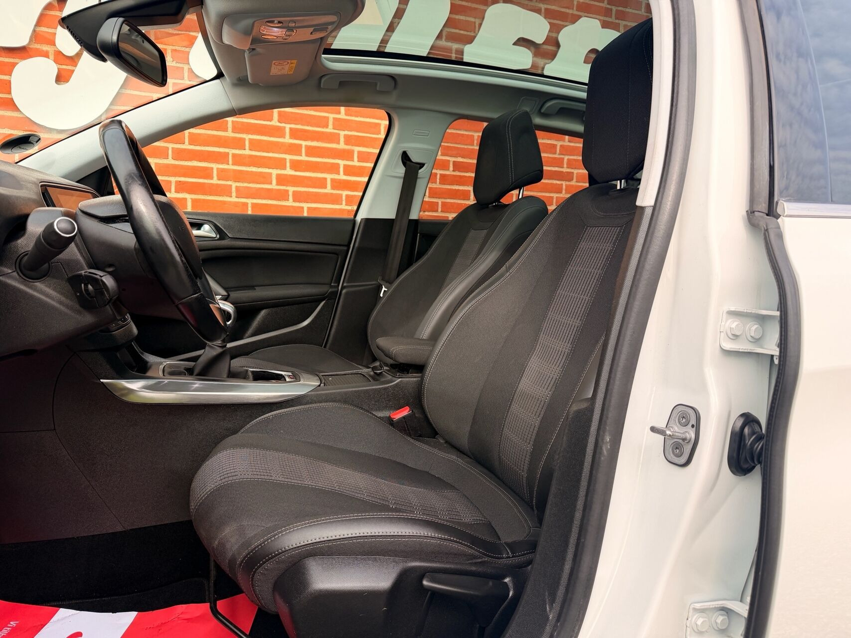 Hvid Peugeot 308 fra 2019