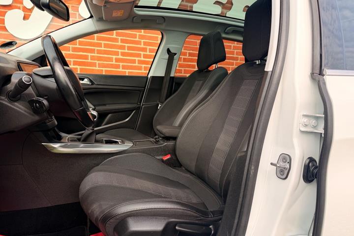 Hvid Peugeot 308 fra 2019