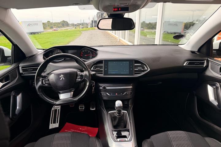 Hvid Peugeot 308 fra 2019