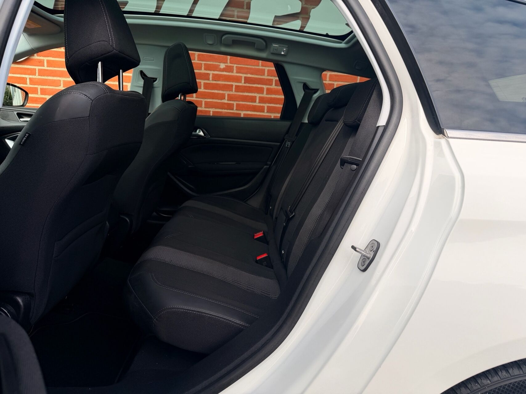 Hvid Peugeot 308 fra 2019