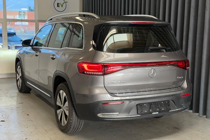 Grå Mercedes EQB350 fra 2022