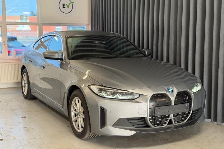 Grå BMW i4 fra 2022