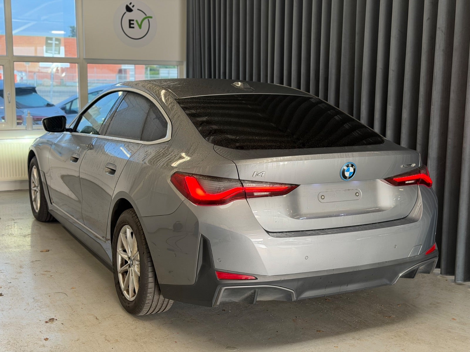 Grå BMW i4 fra 2022