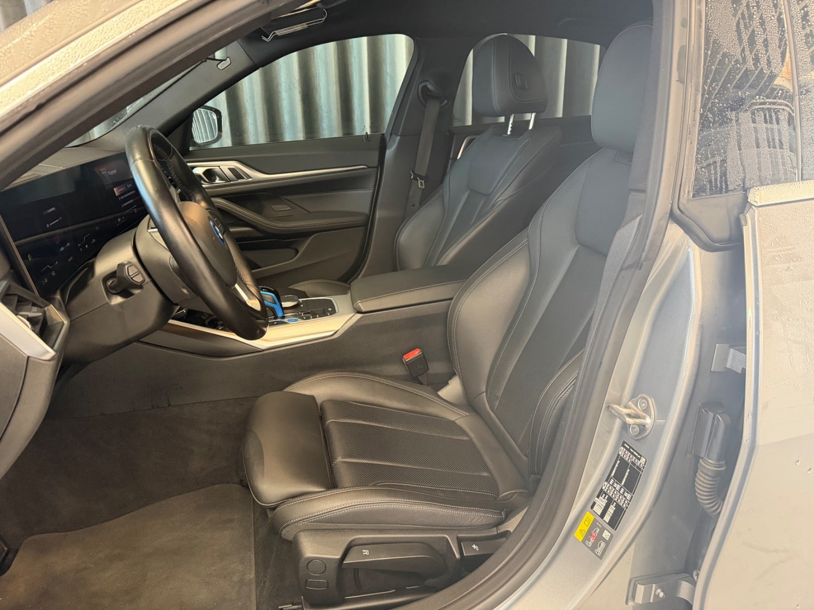 Grå BMW i4 fra 2022