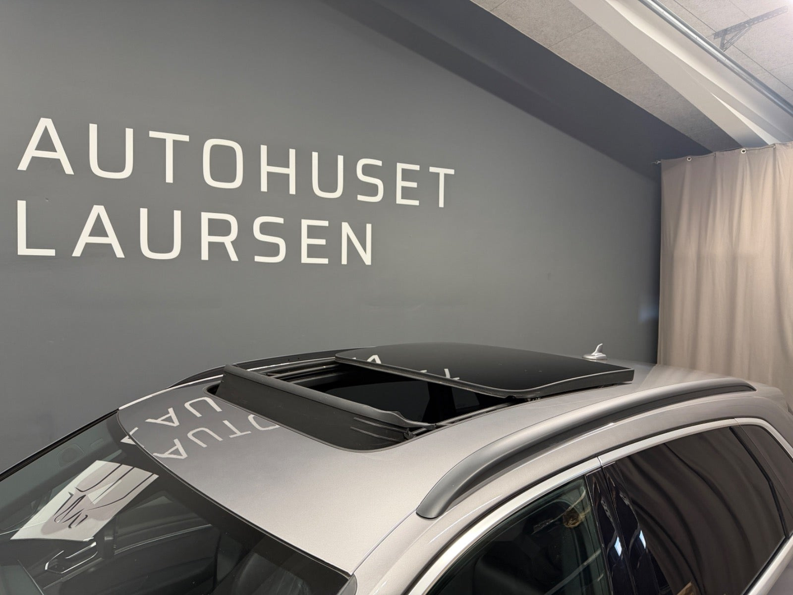 Grå Audi e-tron fra 2019