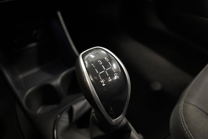 Sølv Opel Karl fra 2017
