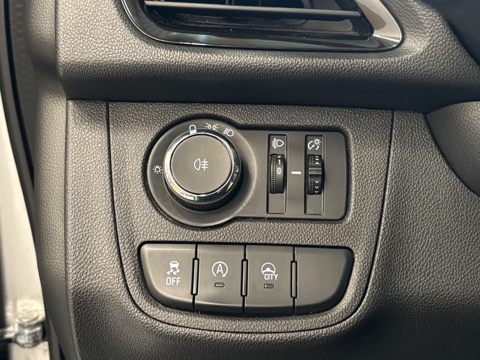 Sølv Opel Karl fra 2017