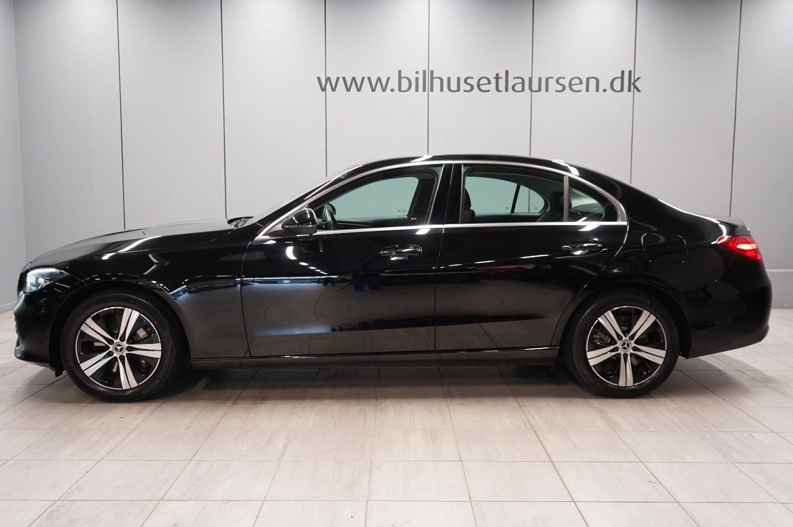 Sort Mercedes C300 e fra 2023