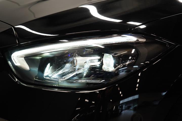 Sort Mercedes C300 e fra 2023