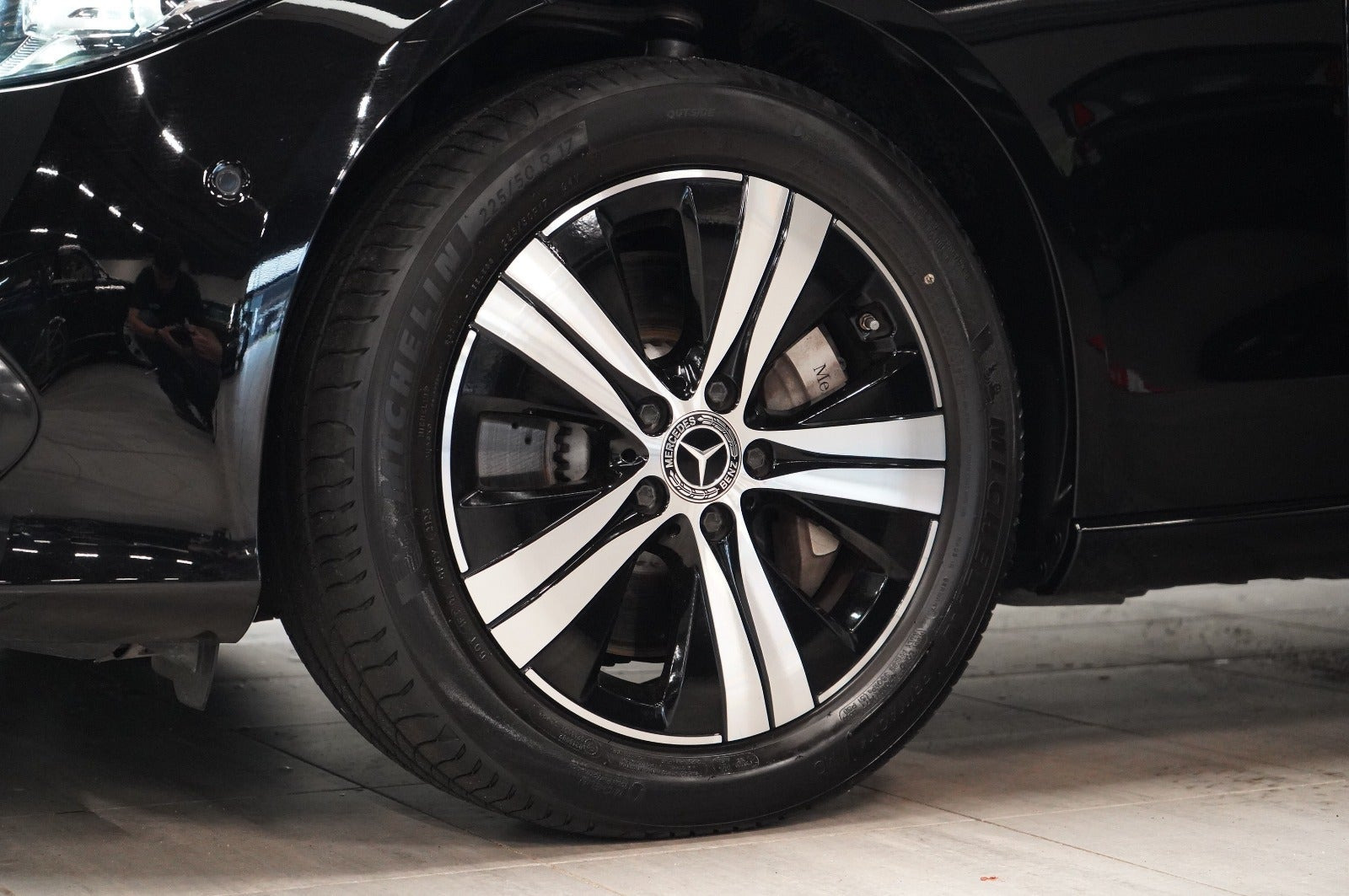 Sort Mercedes C300 e fra 2023
